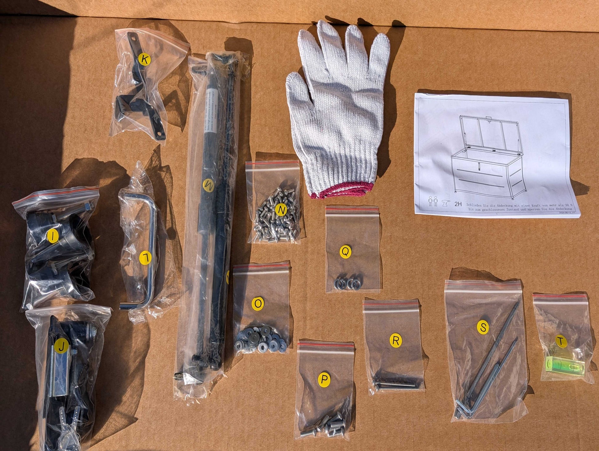 Übersicht der Kleinteile der Kissenbox