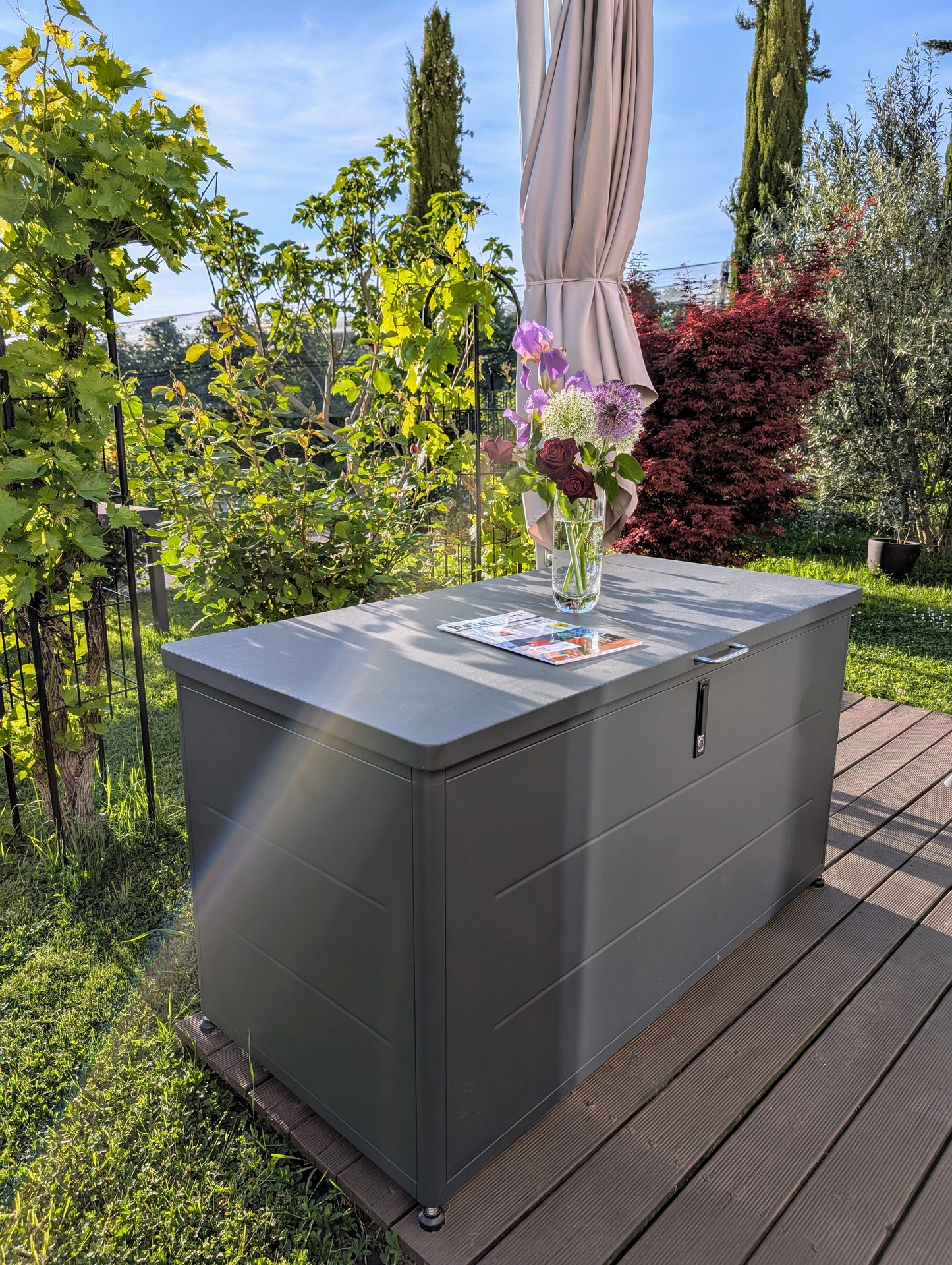 Kissenbox auf der Terasse