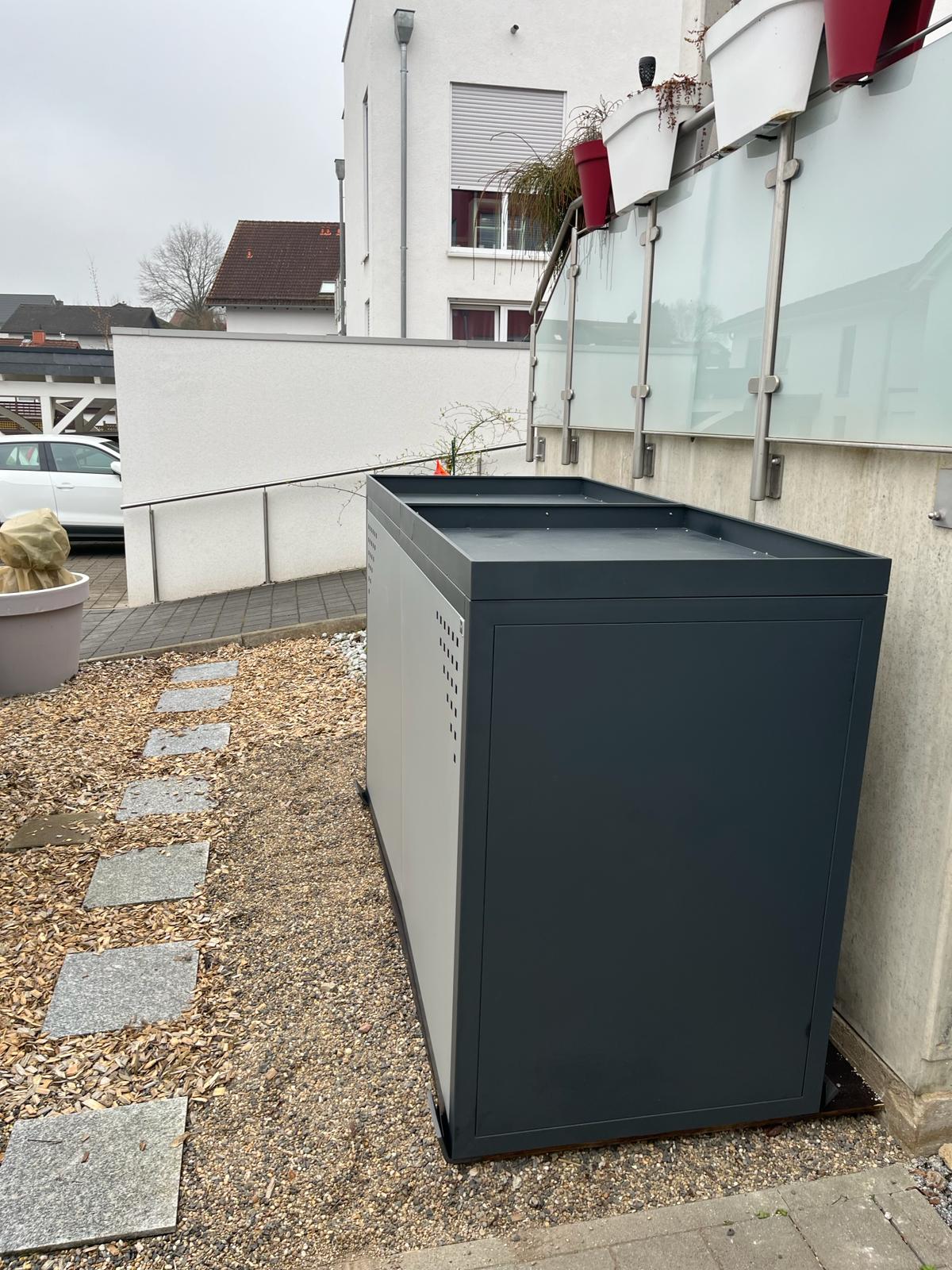 1er Fahrradgarage Del Garda Metall mit Pflanzwanne Rückansicht