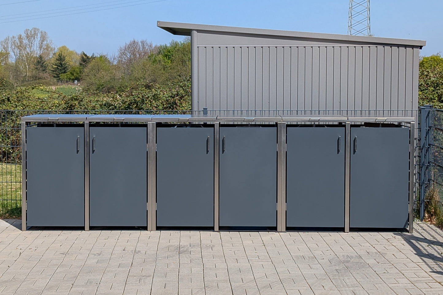 Mülltonnenboxen für 120l und 240l als 2er Set, aus Metall Edelstahl Kombination, mit Deckel