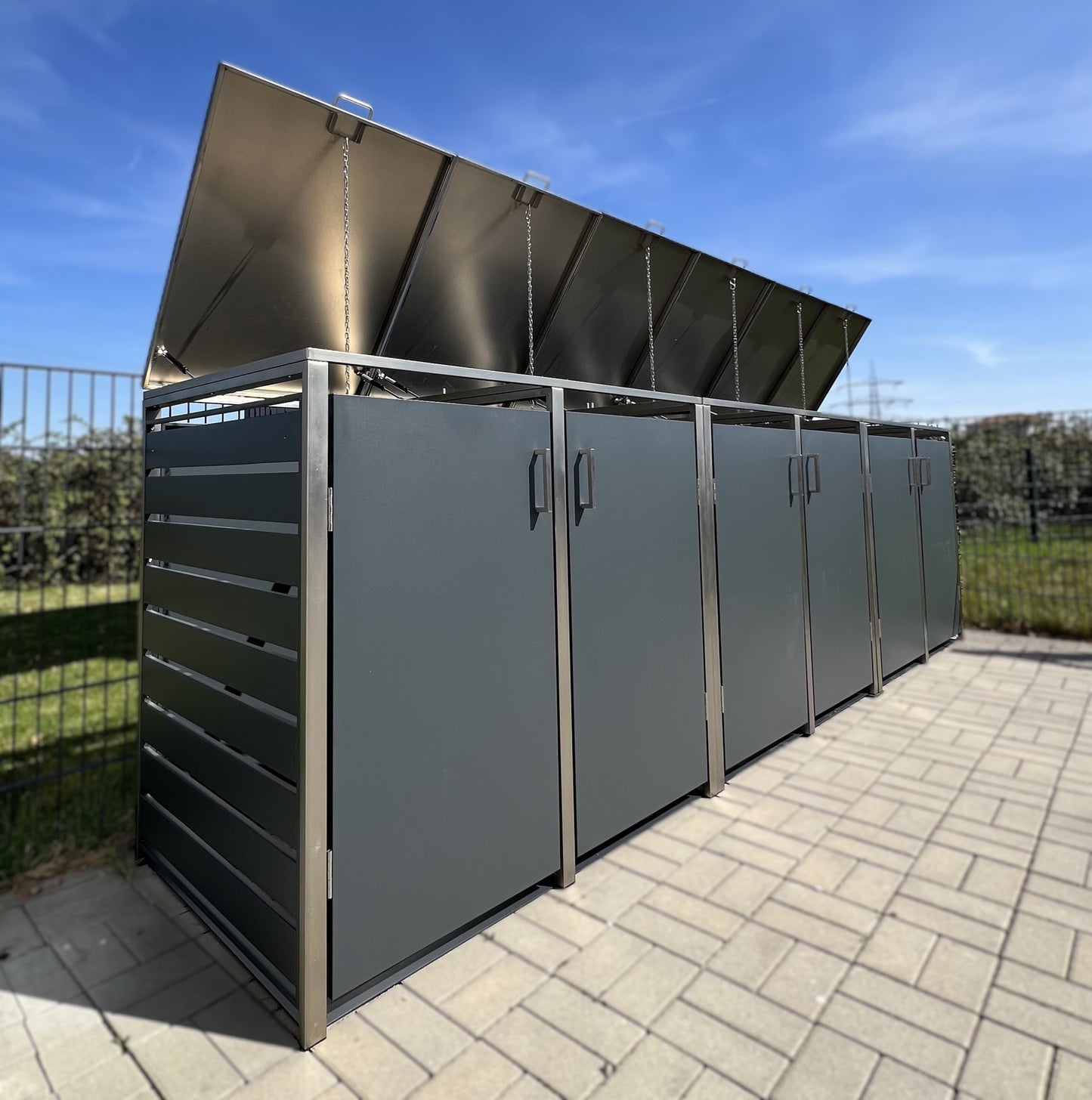 Mülltonnenboxen für 120l und 240l als 2er Set, aus Metall Edelstahl Kombination, mit Deckel