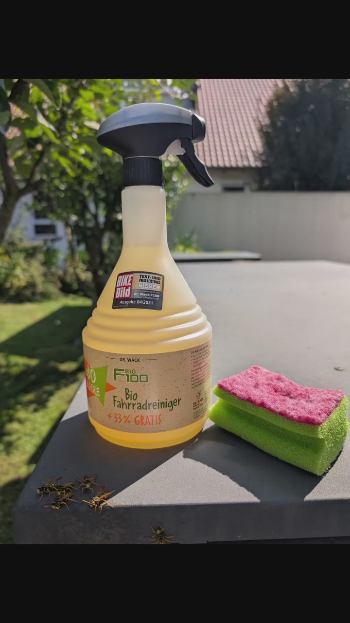 Dr. Wack F100 Bio Fahrradreiniger entfernt starken Schmutz – im echten Anwendungstest an einer Fahrradgarage