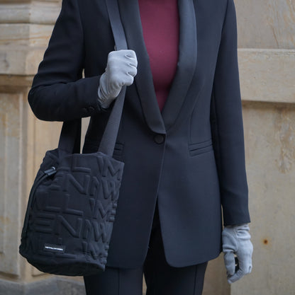 Beuteltasche schwarz, mit 3D Monogramm