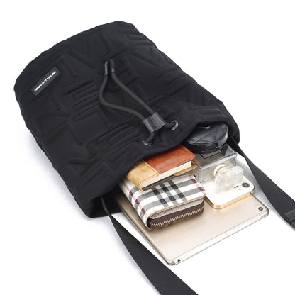 Beuteltasche schwarz, mit 3D Monogramm